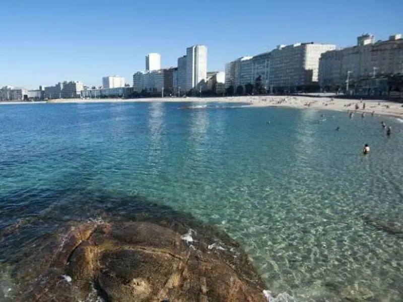 El alquiler turístico en Oleiros y Riazor sube hasta 1.500 euros por semana este verano