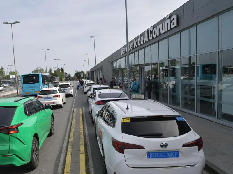 Oleiros propone un consorcio de transporte metropolitano que incluya taxis y buses