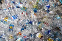 Investigadores revelan obstáculos en el reciclaje de botellas de plástico PET