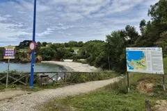 Oleiros no logra adjudicar casetas para los socorristas en playas de Mera, Espiñeiro y Naval