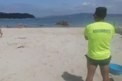 Las playas de Oleiros cuentan con 36 socorristas para la temporada de baño