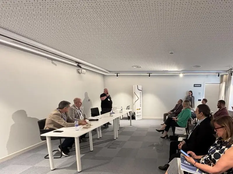 Manises acoge el debate sobre sostenibilidad en regiones aeroportuarias europeas