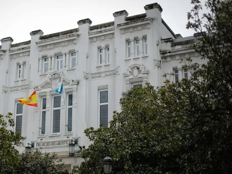 Despedido un camarero en Oleiros por hurtar su hoja de horarios