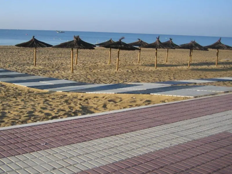Ecologistas en Acción denuncia 48 playas contaminadas en España en 2026