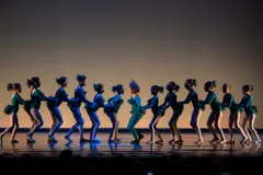 La Escuela Municipal de Danza brilla en el Teatro Colón con 'Un paseo por Oleiros'