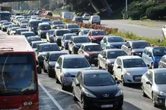 Oleiros solicita más atención policial ante el corte de tráfico en Alfonso Molina