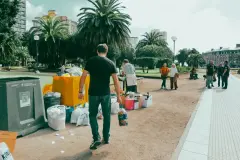 El Punto Verde Móvil regresa a Plaza España para promover el reciclaje y plantar árboles
