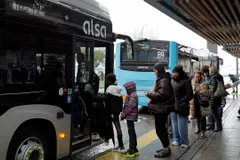 Oleiros solicita mejoras en el transporte metropolitano en reunión con la Xunta