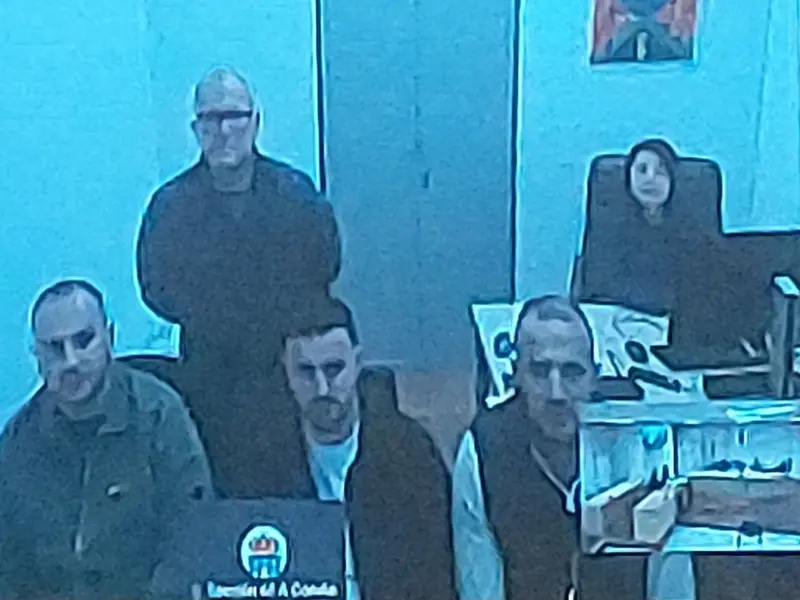 Cuatro albaneses evitan prisión tras robar en viviendas de Oleiros y otros municipios
