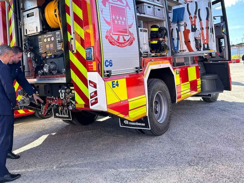Controversia en el contrato de mantenimiento de bomberos en Madrid por software exclusivo