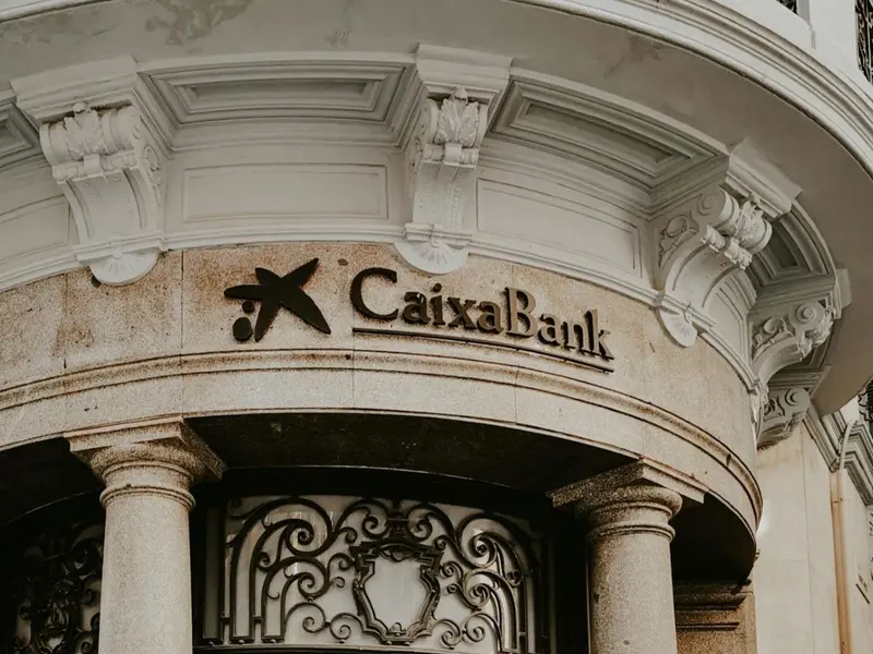 CaixaBank lanza plataforma para créditos de carbono empresariales en España