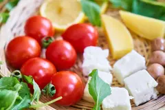 La dieta mediterránea y el ejercicio combaten la obesidad infantil en niñas, pero no en niños