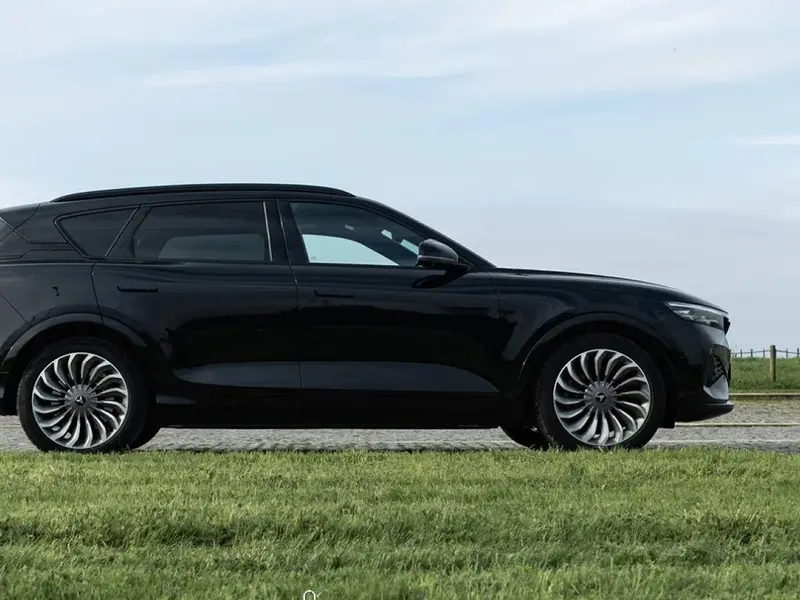 Alianza Stellantis-Dongfeng promueve coches eléctricos con el 'Voyah' en Europa