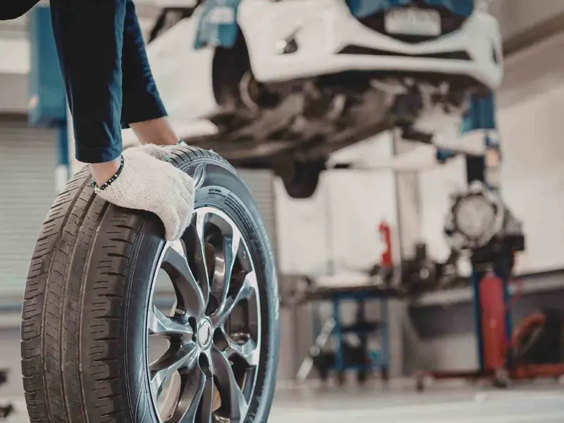 Los neumáticos de coches, principal fuente de microplásticos en las ciudades