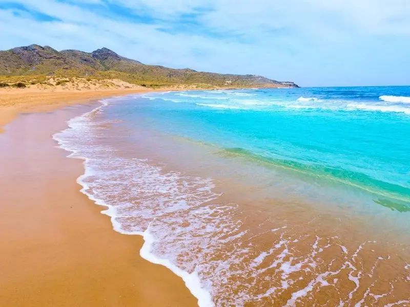 Descubre la playa escondida del Parque Regional de Calblanque en Murcia