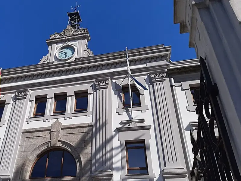 Condenan a prisión a un hombre por estafar 45.000 euros en Oleiros