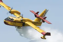 España refuerza su lucha contra incendios con drones, vehículos y aviones