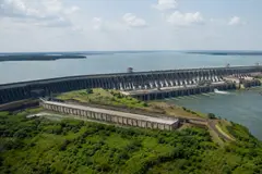 Paraguay se posiciona como líder en energías renovables al exportar electricidad limpia