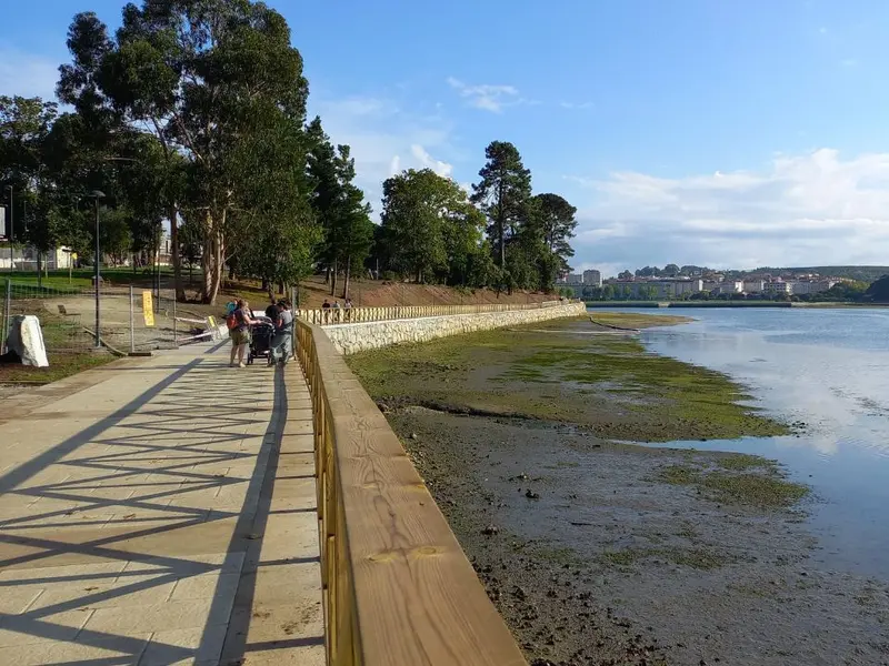 Inauguración del paseo Pepe Mujica conecta a Oleiros con A Coruña