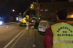 Oleiros implementa un plan para la reposición inmediata de farolas dañadas