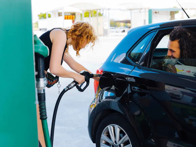 Desafíos y oportunidades para el vehículo eléctrico en medio de la crisis de combustibles
