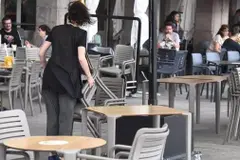 Sentencia niega baja laboral a hostelera de Oleiros tras desmayo en su local