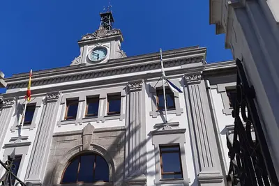 Condenan a prisión a un hombre por estafar 45.000 euros en Oleiros
