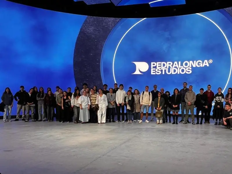 Más de 80 estudiantes visitan el mayor plató virtual de España en la Ciudad de las TIC