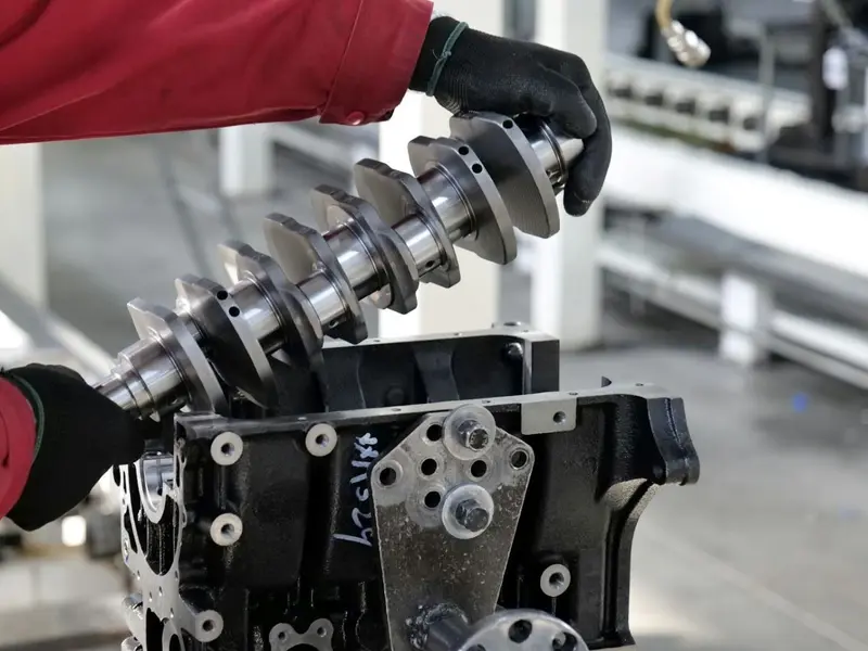 Transformación de los motores térmicos: hibridación y combustibles renovables serán clave