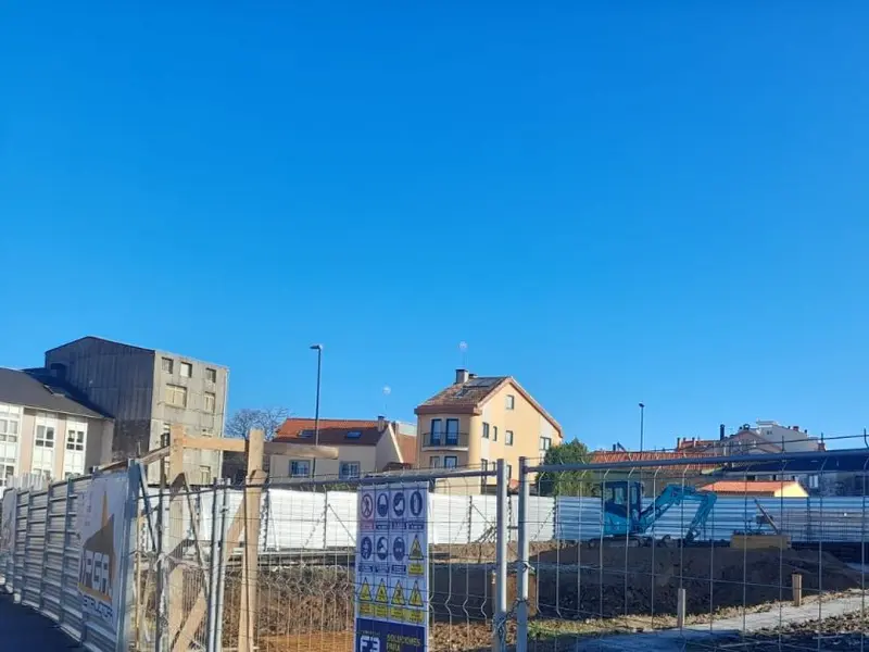 Oleiros comienza la construcción de 21 viviendas protegidas en Perillo