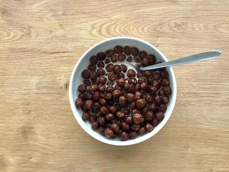 AESAN alerta sobre cereales de chocolate contaminados con aluminio en España