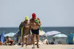 Ecologistas en Acción otorga las banderas negras 2026 a playas españolas degradadas