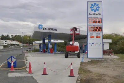 Oleiros acoge nuevas gasolineras de bajo coste como Ballenoil