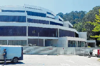 El multiusos de Bastiagueiro concluirá su construcción en diciembre con nuevos retrasos
