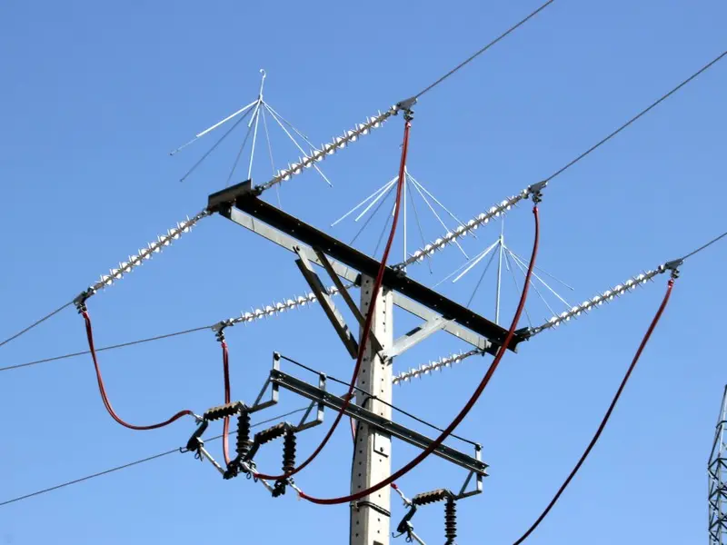 Las energías renovables reducen 10 euros al mes en la factura eléctrica de los españoles