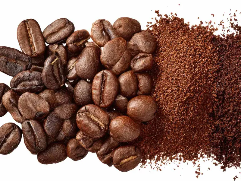 Expertos aconsejan abandonar productos químicos en casa por una mezcla de café y bicarbonato