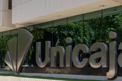 Unicaja reduce un 91% sus emisiones y avanza en sostenibilidad social