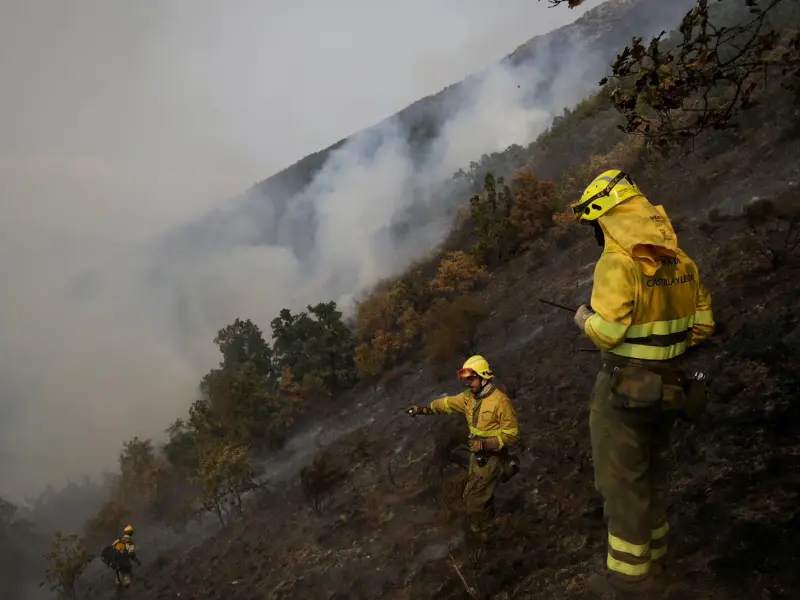 Tres acusados enfrentan prisión por provocar incendios en Ourense entre 2021 y 2022