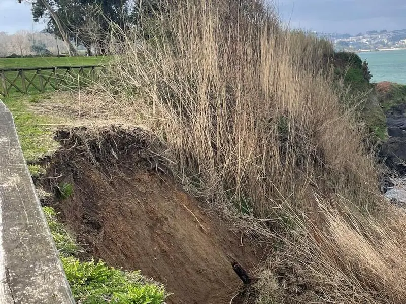 Expertos advierten sobre los derrumbes en la costa de Oleiros