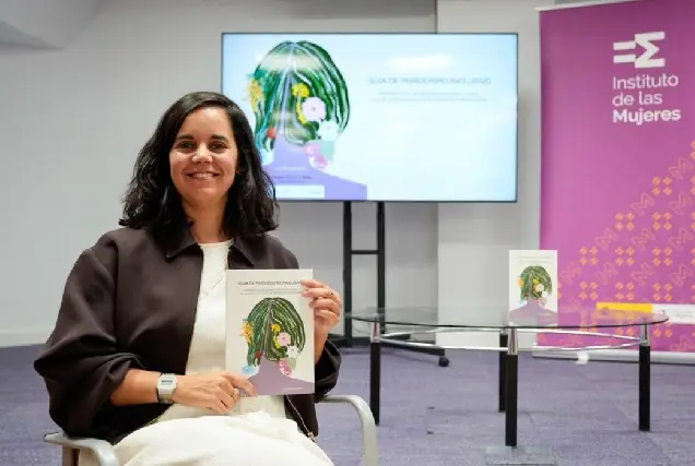 Lucía Quiroga presenta su 'Guía de periodismo inclusivo' en Casa Charry de Oleiros