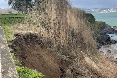 Expertos advierten sobre los derrumbes en la costa de Oleiros