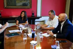 Oleiros, A Coruña y Arteixo avanzan en la gobernanza metropolitana entre críticas y reclamos de inclusión