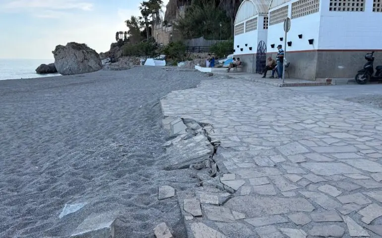 Nerja solicita al Gobierno la reparación urgente del paseo marítimo Antonio Mercero