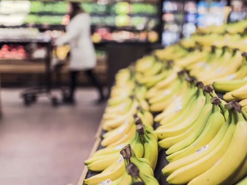 Los consumidores ven a los supermercados como esenciales en la lucha contra el desperdicio alimentario