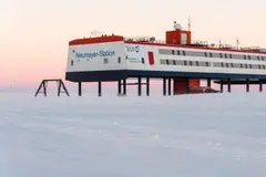 Contaminación en la Antártida: iceberg suelta diésel y residuos al océano