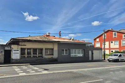 Oleiros inicia la rehabilitación de dos casas históricas en Perillo