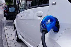 Aumentan las ventas de coches eléctricos de ocasión en España mientras caen los diésel y gasolina