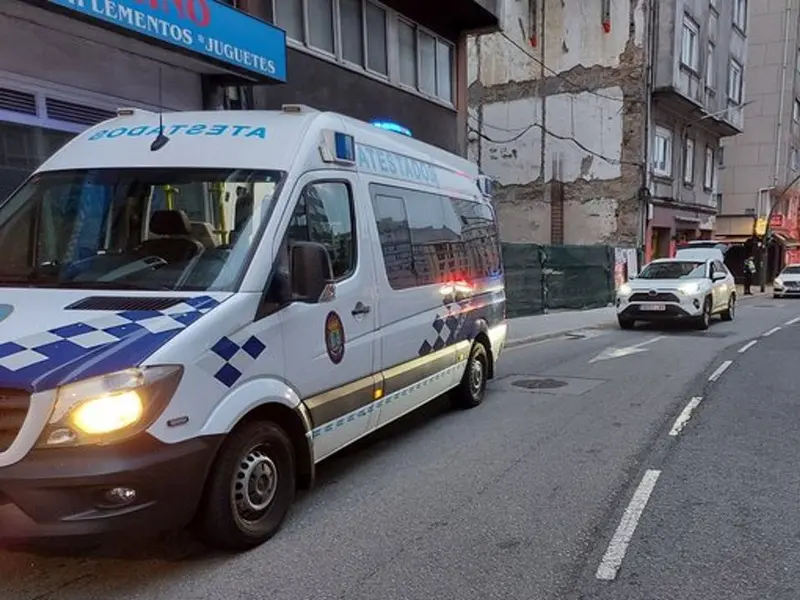 Accidente de motocicleta en Oleiros deja un herido leve