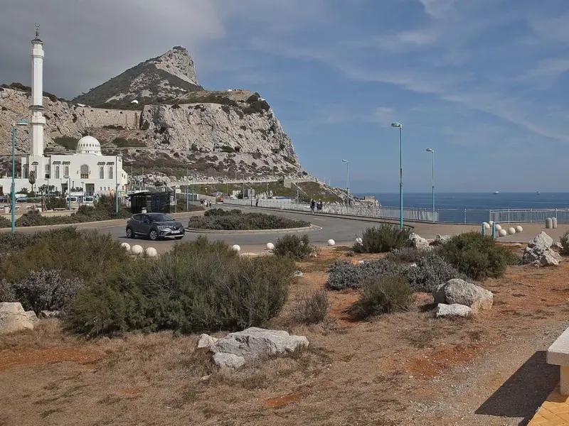 Gibraltar sigue vertiendo aguas residuales al Mediterráneo tras una década