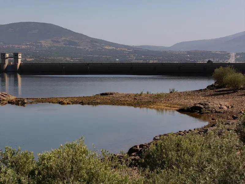España presenta un embalse que funcionará como megabatería de 280 MW